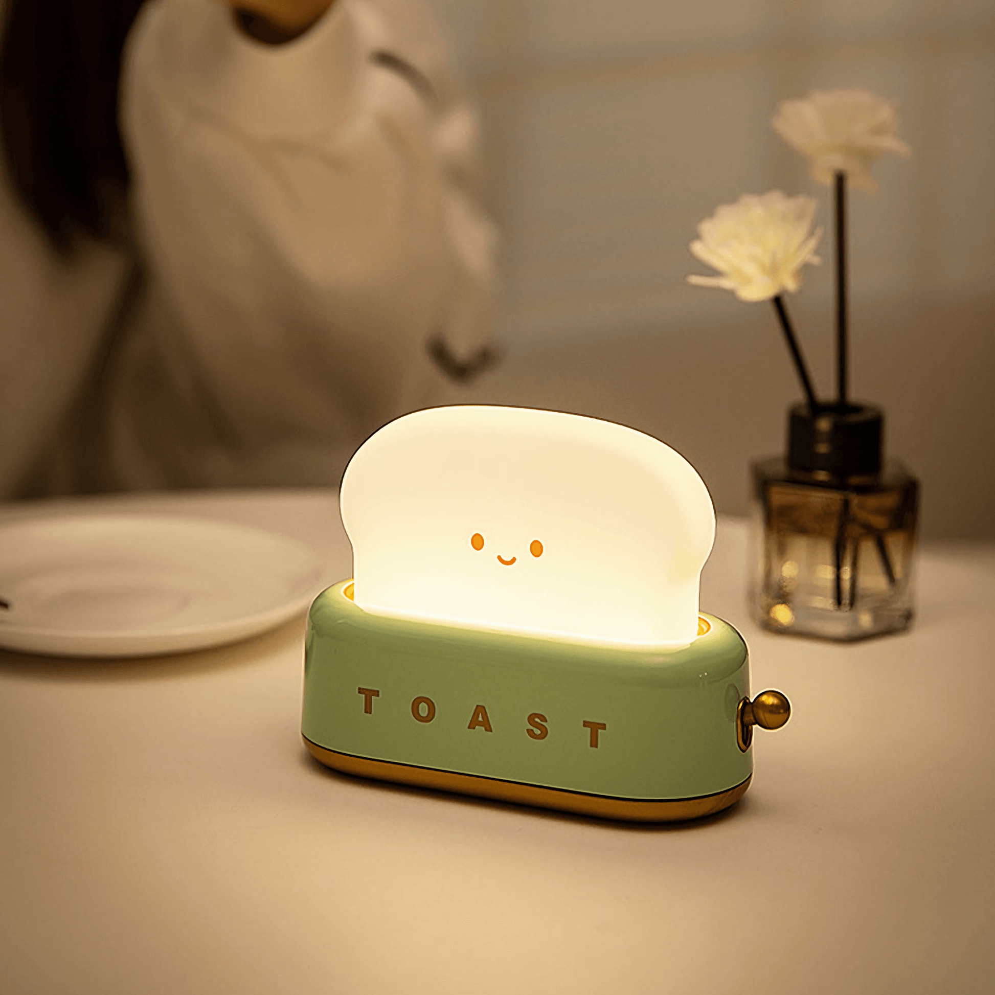 Light Grace Bread Toast Night Light - Green